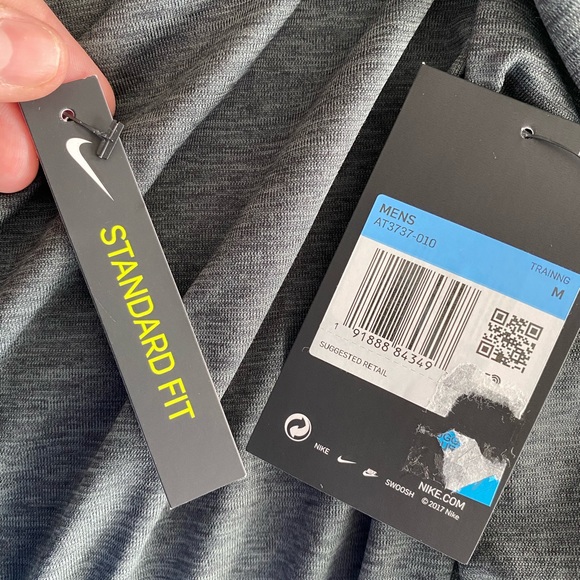 Mens NIKE dri fit top - Picture 2 of 3